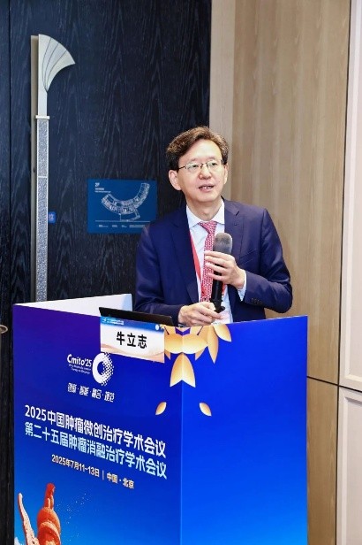 qinb15_928501.jpg
