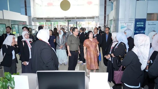 qinb26_598774.jpg
