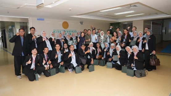 qinb26_958719.jpg